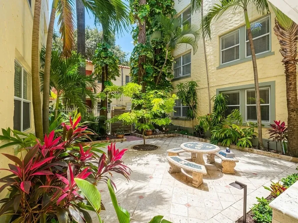900 16th Street Miami Beach FL 33139