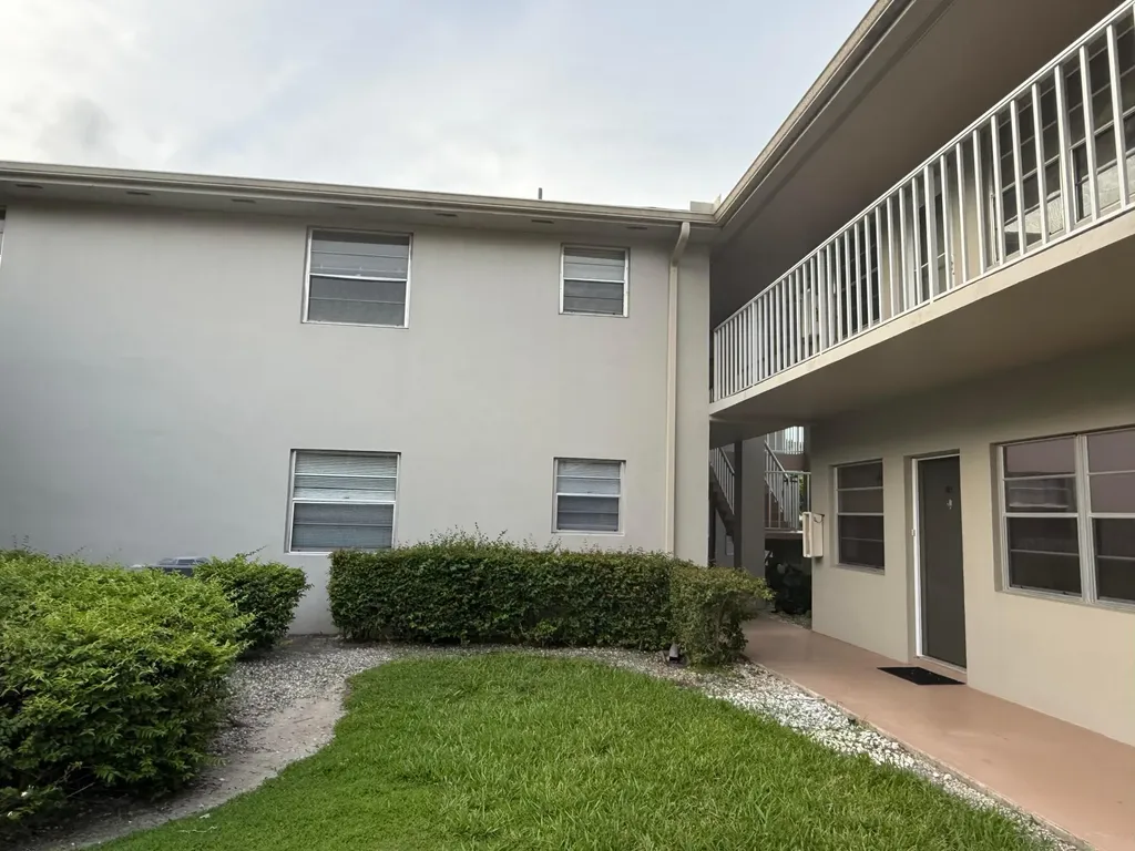 4 Lake Vista Trail Port St Lucie FL 34952
