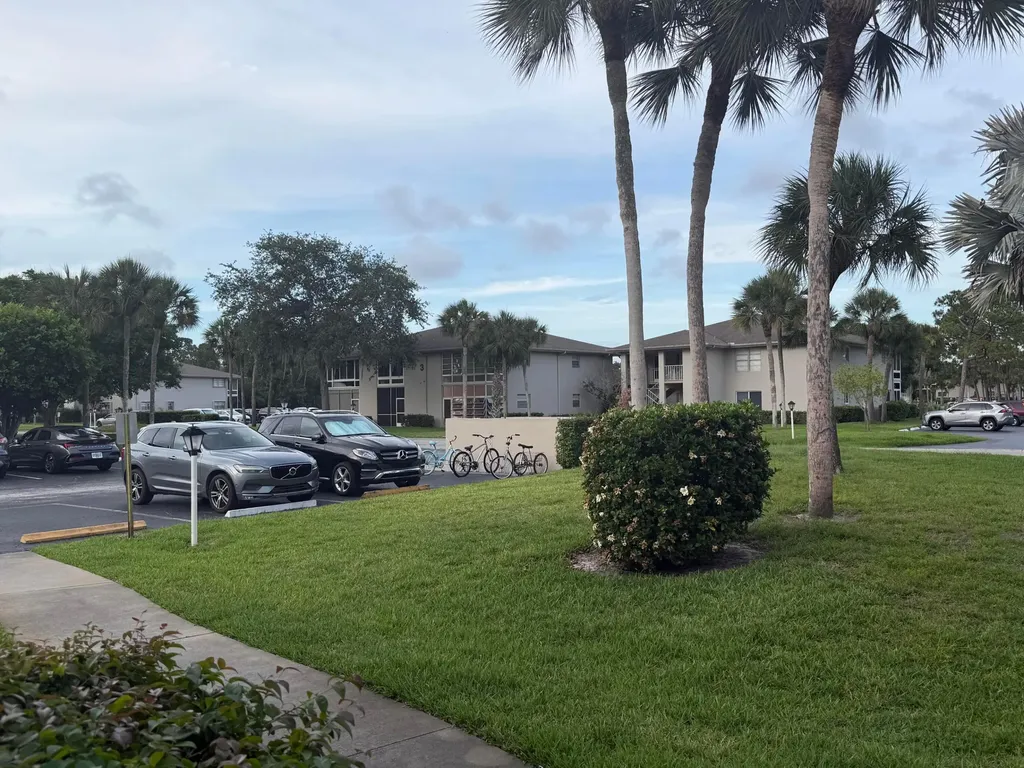 4 Lake Vista Trail Port St Lucie FL 34952