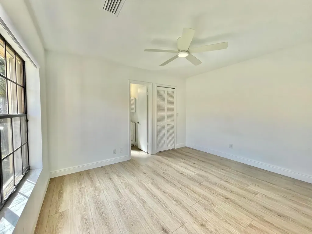 359 Prestwick Circle Palm Beach Gardens FL 33418