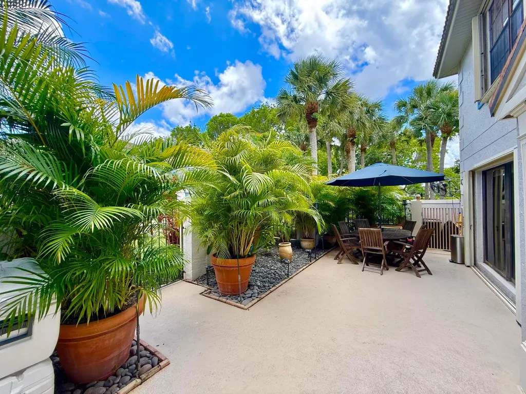 359 Prestwick Circle Palm Beach Gardens FL 33418