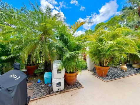 359 Prestwick Circle Palm Beach Gardens FL 33418