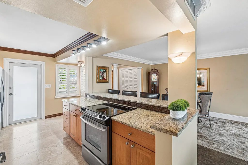 300 E Royal Palm Road Boca Raton FL 33432