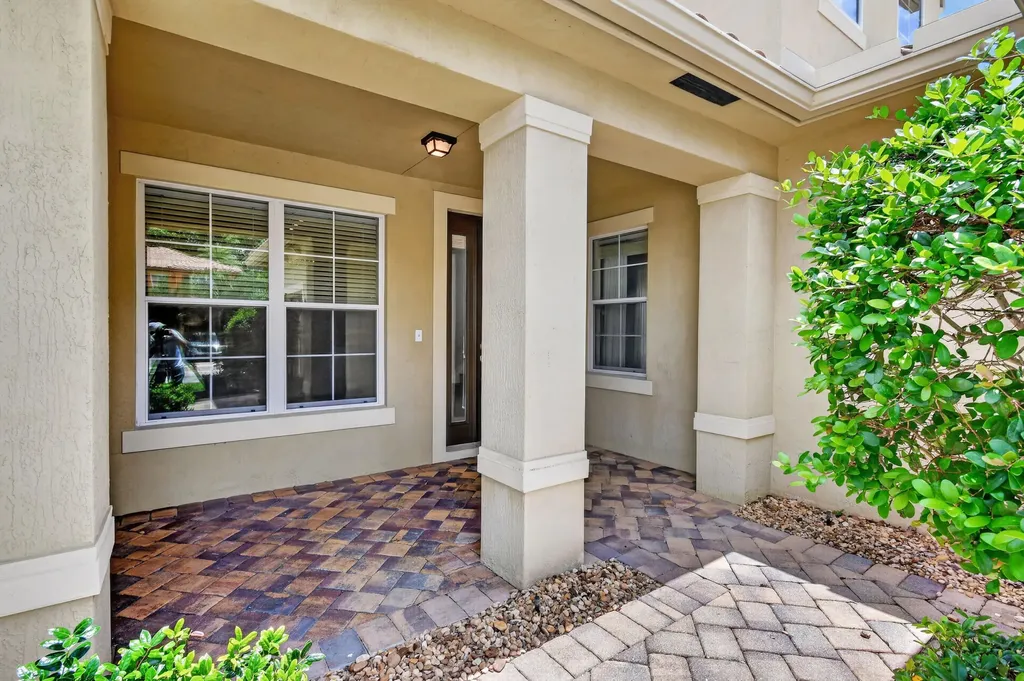 10519 Longleaf Lane Wellington FL 33414