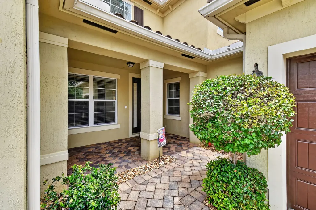 10519 Longleaf Lane Wellington FL 33414