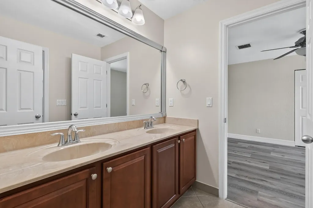 10519 Longleaf Lane Wellington FL 33414