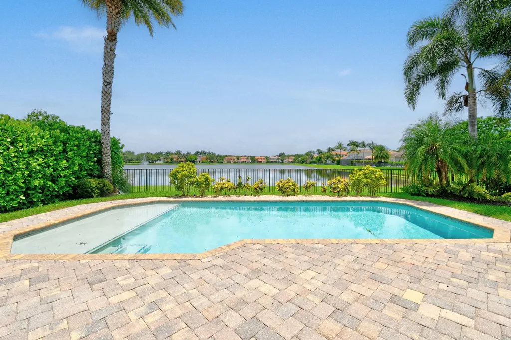 10519 Longleaf Lane Wellington FL 33414