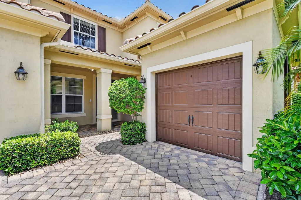 10519 Longleaf Lane Wellington FL 33414