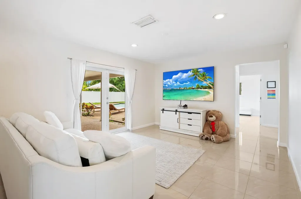 6101 SW 9th Street Plantation FL 33317