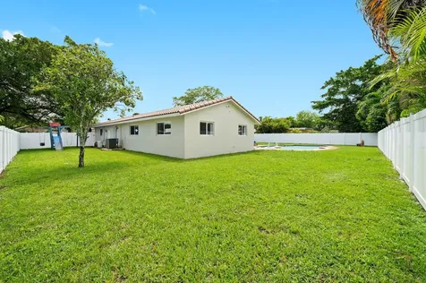 6101 SW 9th Street Plantation FL 33317