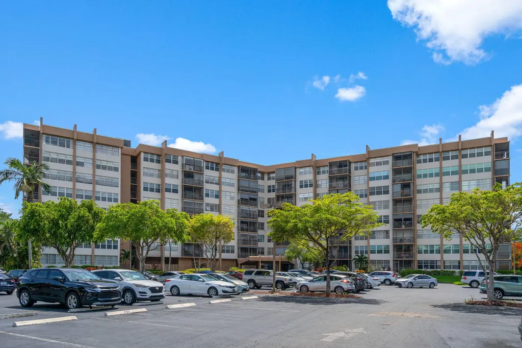 900 Saint Charles Place Pembroke Pines FL 33026