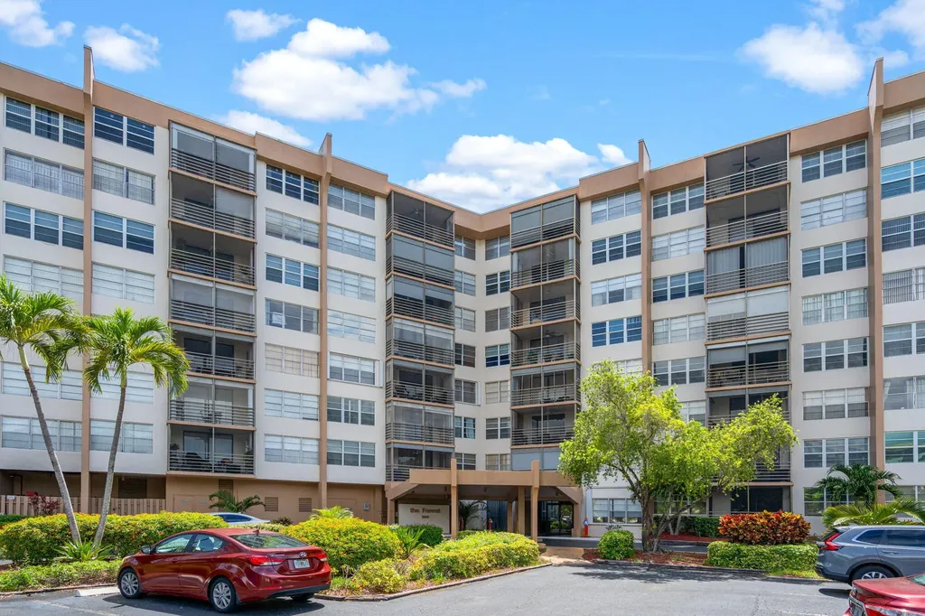 900 Saint Charles Place Pembroke Pines FL 33026