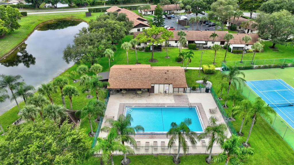 14 Via De Casas Boynton Beach FL 33426