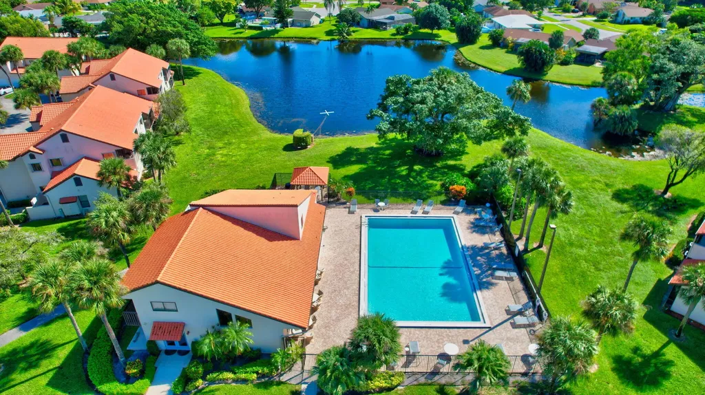 14 Via De Casas Boynton Beach FL 33426