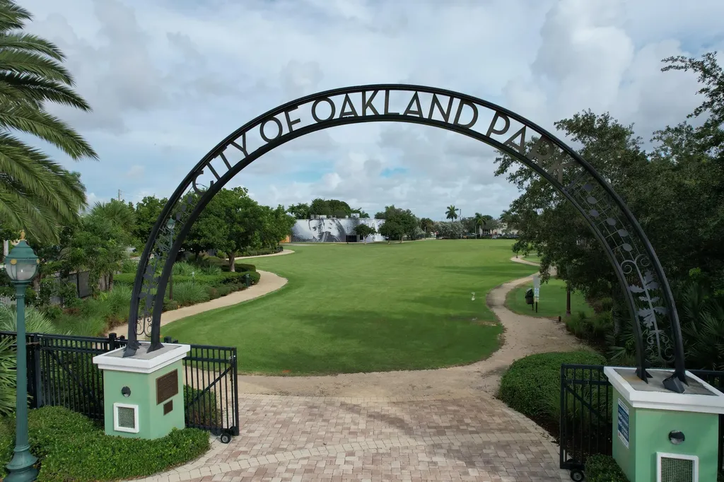 3821 NE 16th Avenue Oakland Park FL 33334
