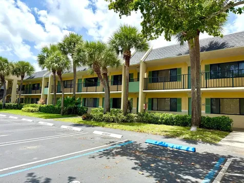 1722 W Meadows Circle W Boynton Beach FL 33436