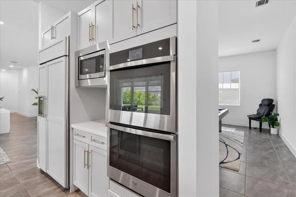 2010 Meadows Drive Davie FL 33324