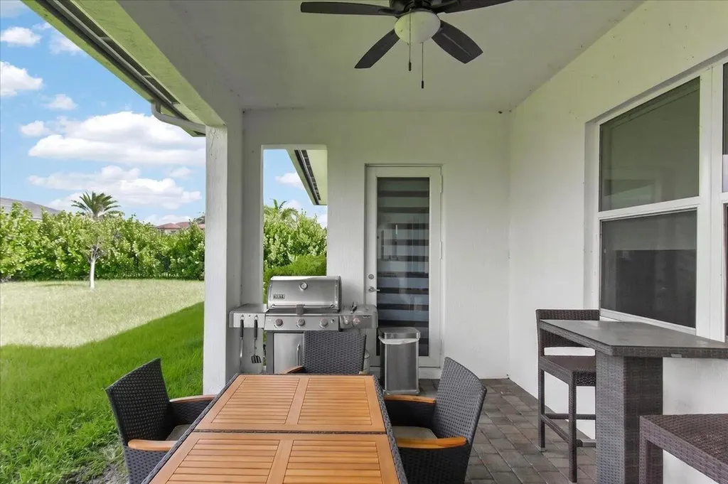 2010 Meadows Drive Davie FL 33324