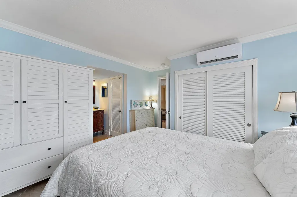 33 S Ocean Avenue Palm Beach Shores FL 33404