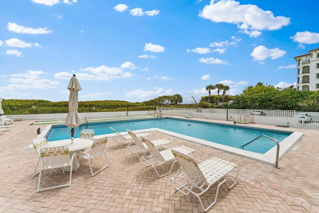 33 S Ocean Avenue Palm Beach Shores FL 33404
