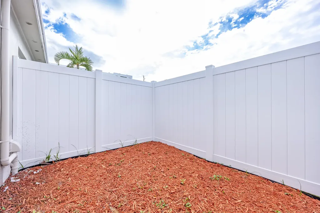 412 SE 16th Street Fort Lauderdale FL 33316
