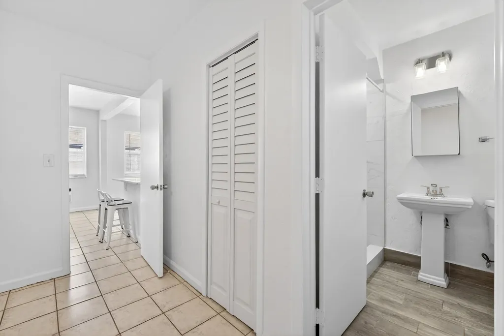 412 SE 16th Street Fort Lauderdale FL 33316