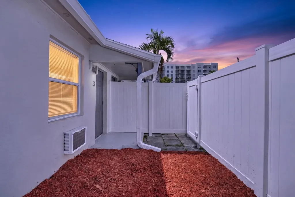 412 SE 16th Street Fort Lauderdale FL 33316