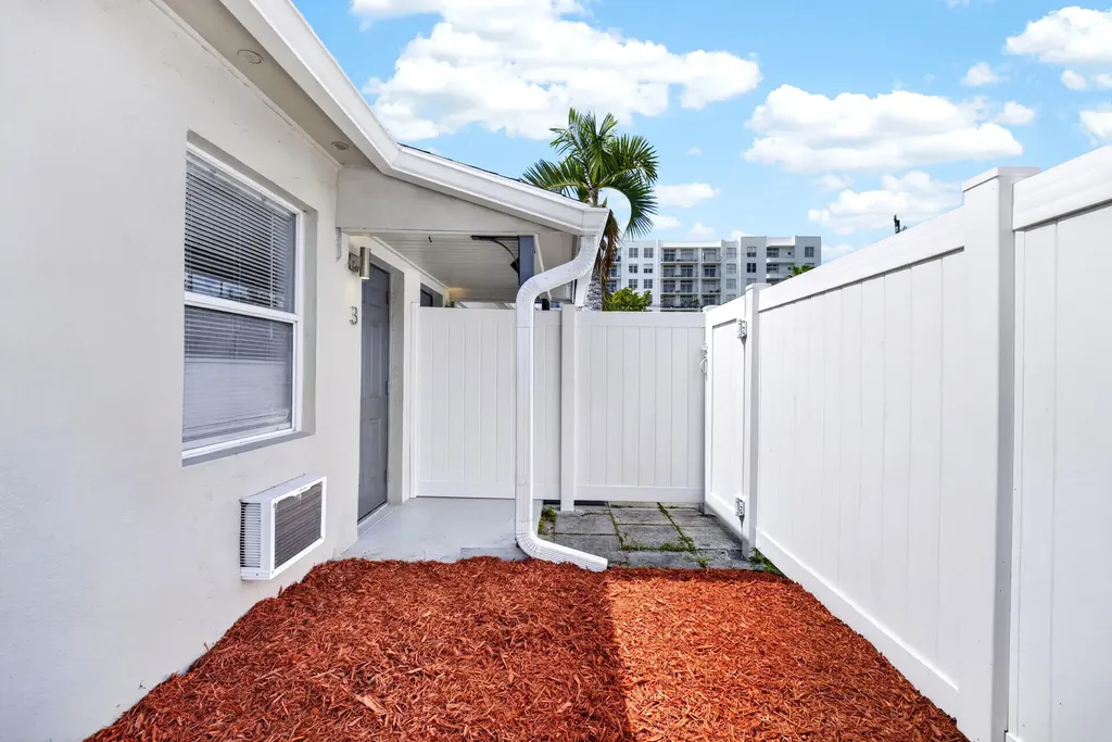 412 SE 16th Street Fort Lauderdale FL 33316