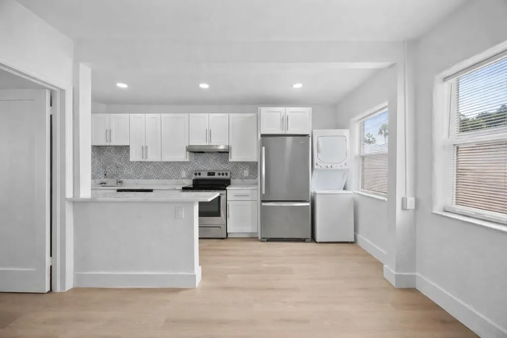 412 SE 16th Street Fort Lauderdale FL 33316
