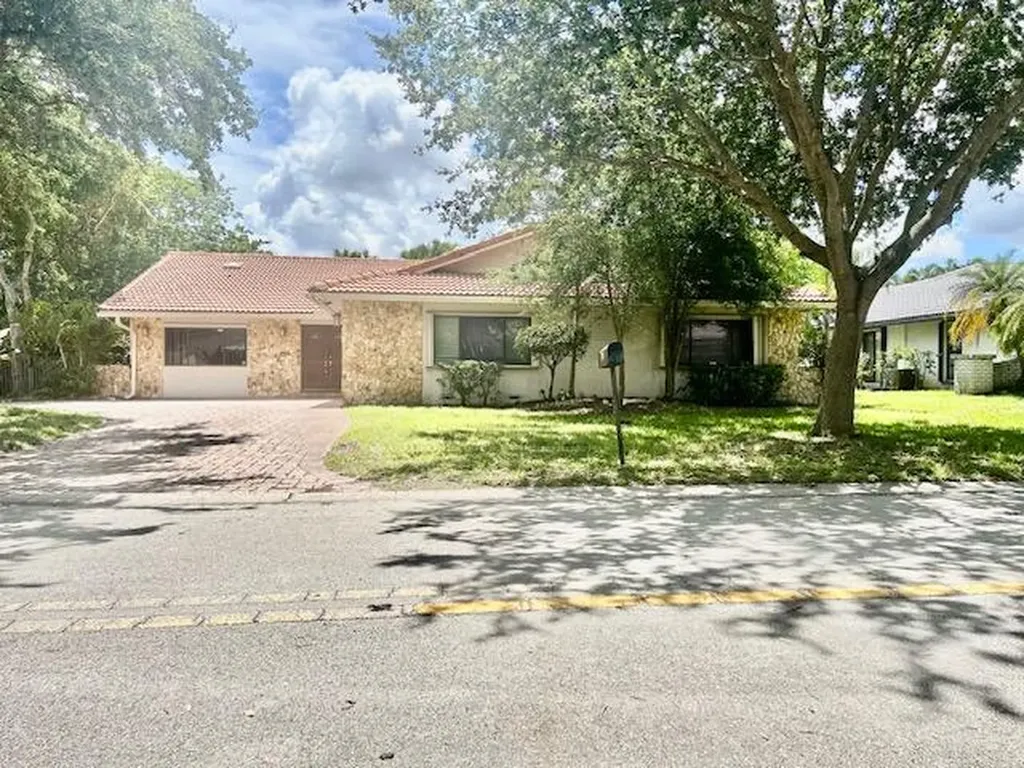 501 NW 107th Terrace Coral Springs FL 33071