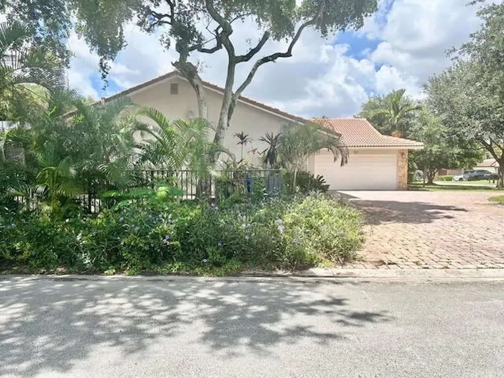 501 NW 107th Terrace Coral Springs FL 33071