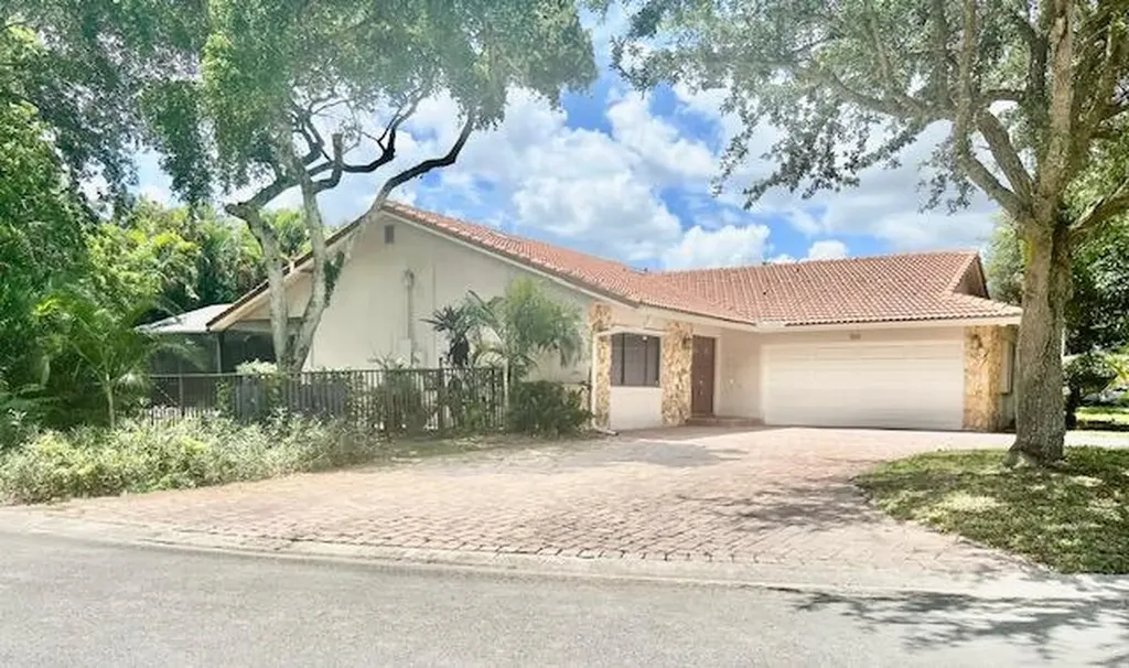 501 NW 107th Terrace Coral Springs FL 33071