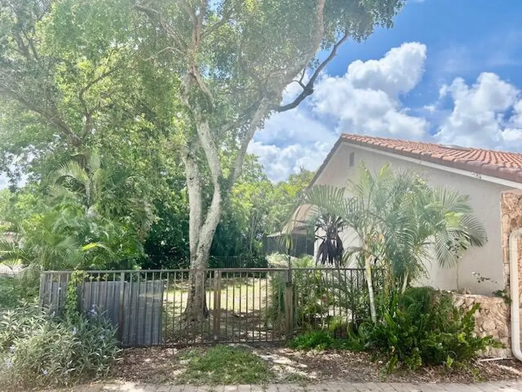 501 NW 107th Terrace Coral Springs FL 33071