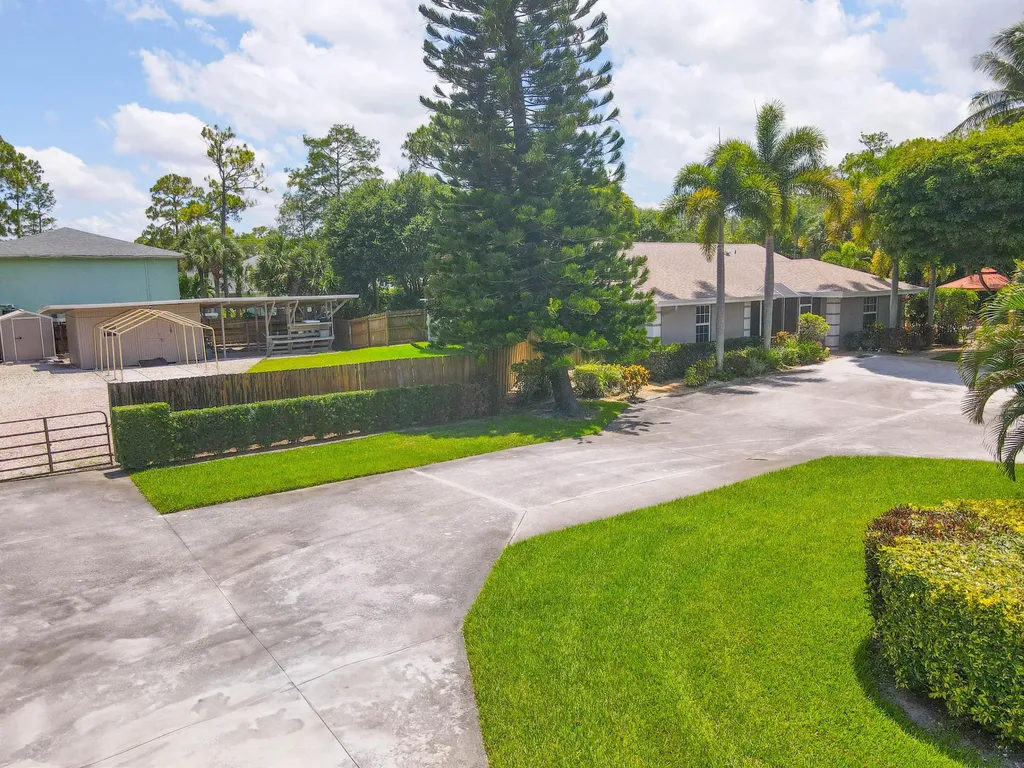 8970 Yearling Drive Lake Worth FL 33467