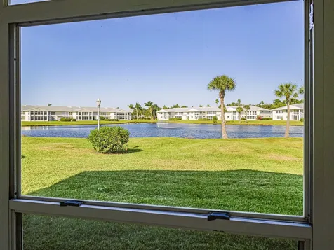 464 Grove Isle Circle Vero Beach FL 32962