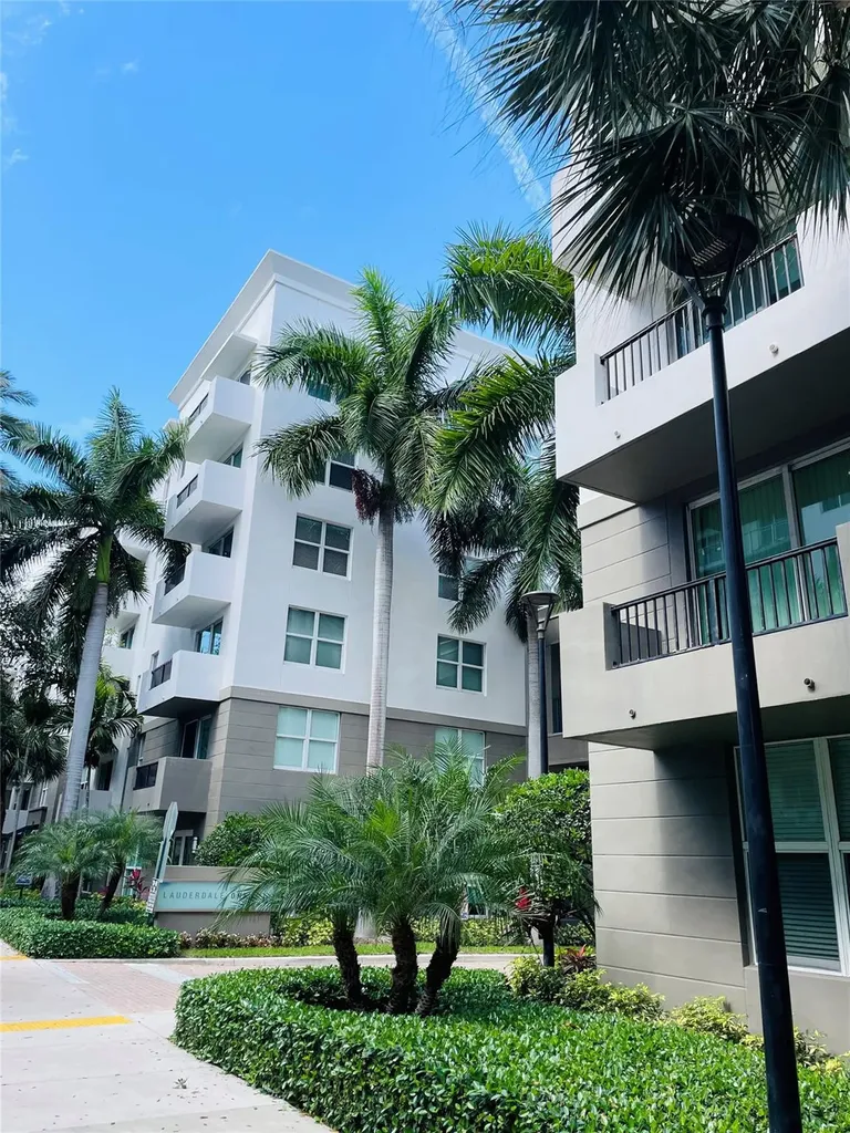 2401 NE 65th Street Fort Lauderdale FL 33308