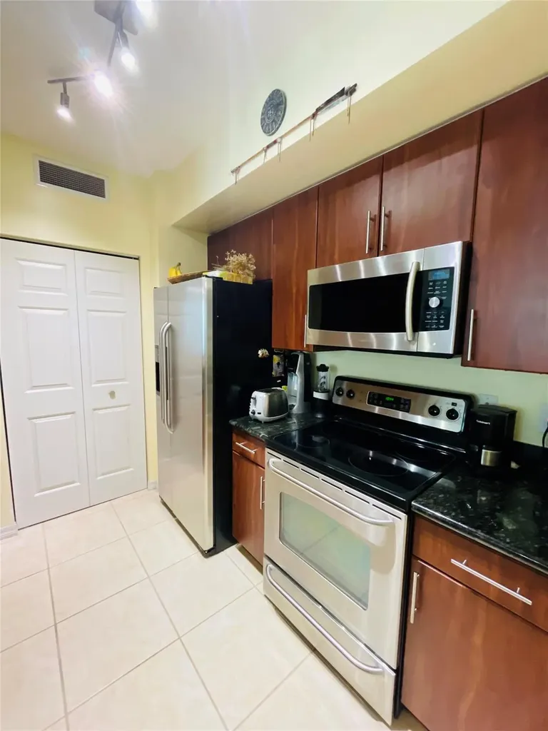 2401 NE 65th Street Fort Lauderdale FL 33308
