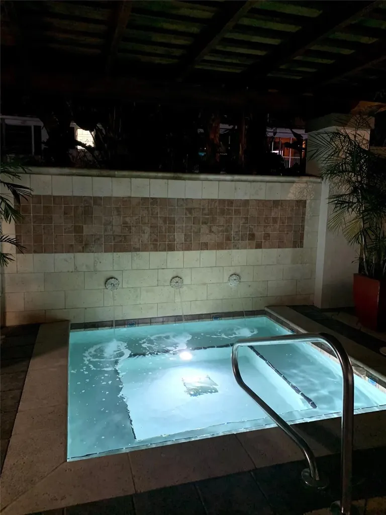 2401 NE 65th Street Fort Lauderdale FL 33308