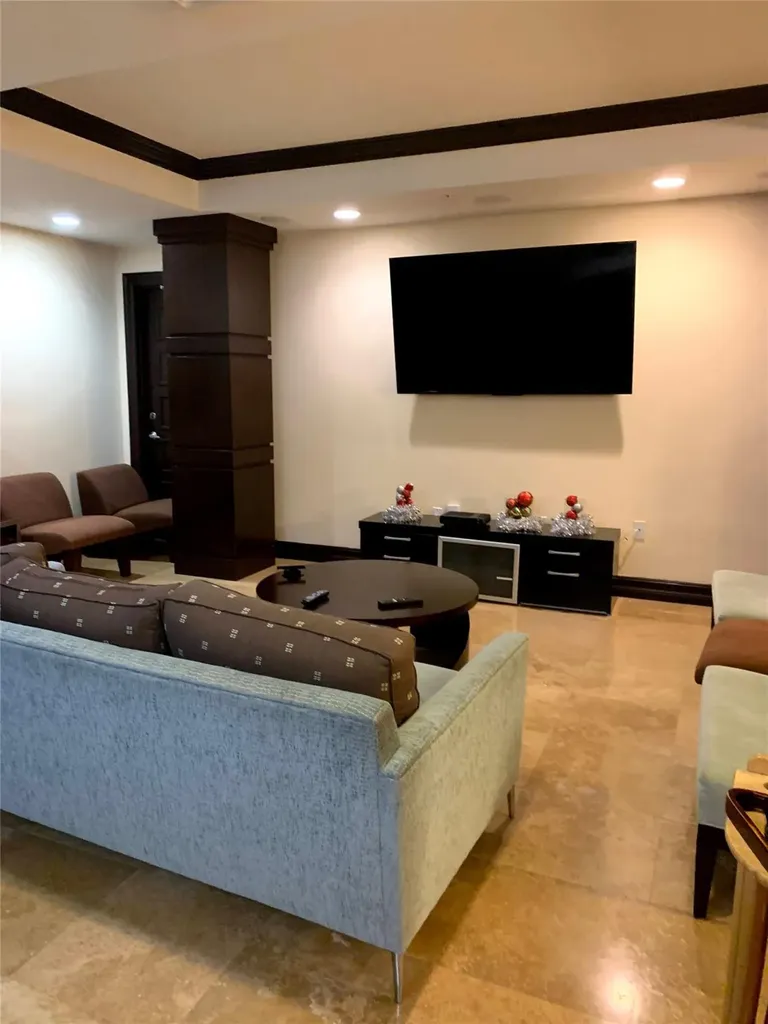 2401 NE 65th Street Fort Lauderdale FL 33308