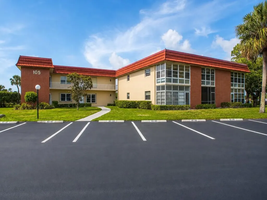 105 Spring Lake Court Vero Beach FL 32962