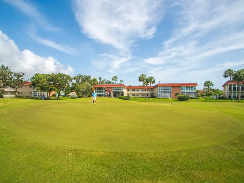 105 Spring Lake Court Vero Beach FL 32962