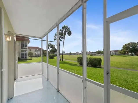 105 Spring Lake Court Vero Beach FL 32962