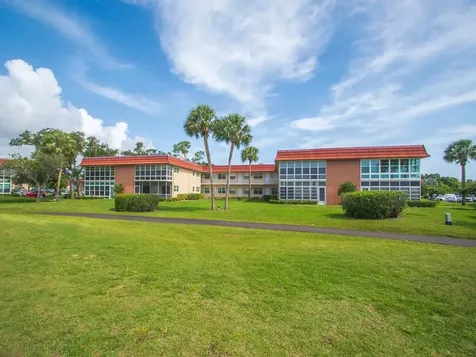 105 Spring Lake Court Vero Beach FL 32962