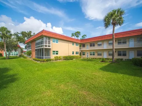 105 Spring Lake Court Vero Beach FL 32962