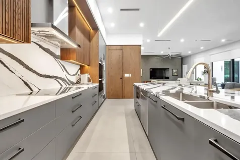 300 NE 21st Court Wilton Manors FL 33305