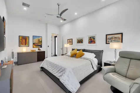 300 NE 21st Court Wilton Manors FL 33305