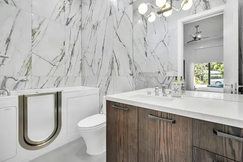 300 NE 21st Court Wilton Manors FL 33305