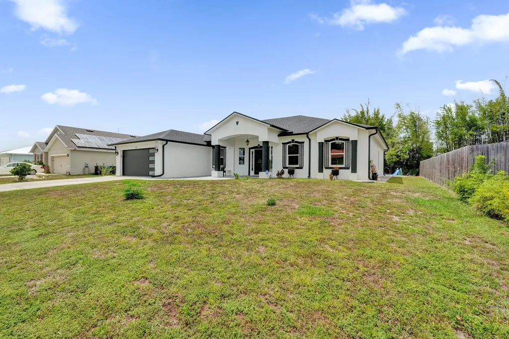 757 SW Jacoby Avenue Port St Lucie FL 34953