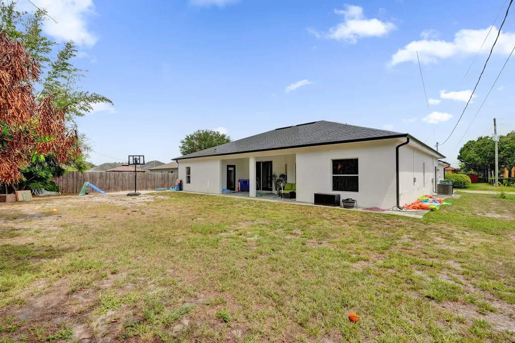 757 SW Jacoby Avenue Port St Lucie FL 34953