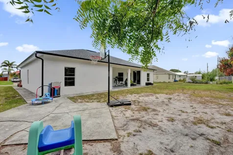 757 SW Jacoby Avenue Port St Lucie FL 34953